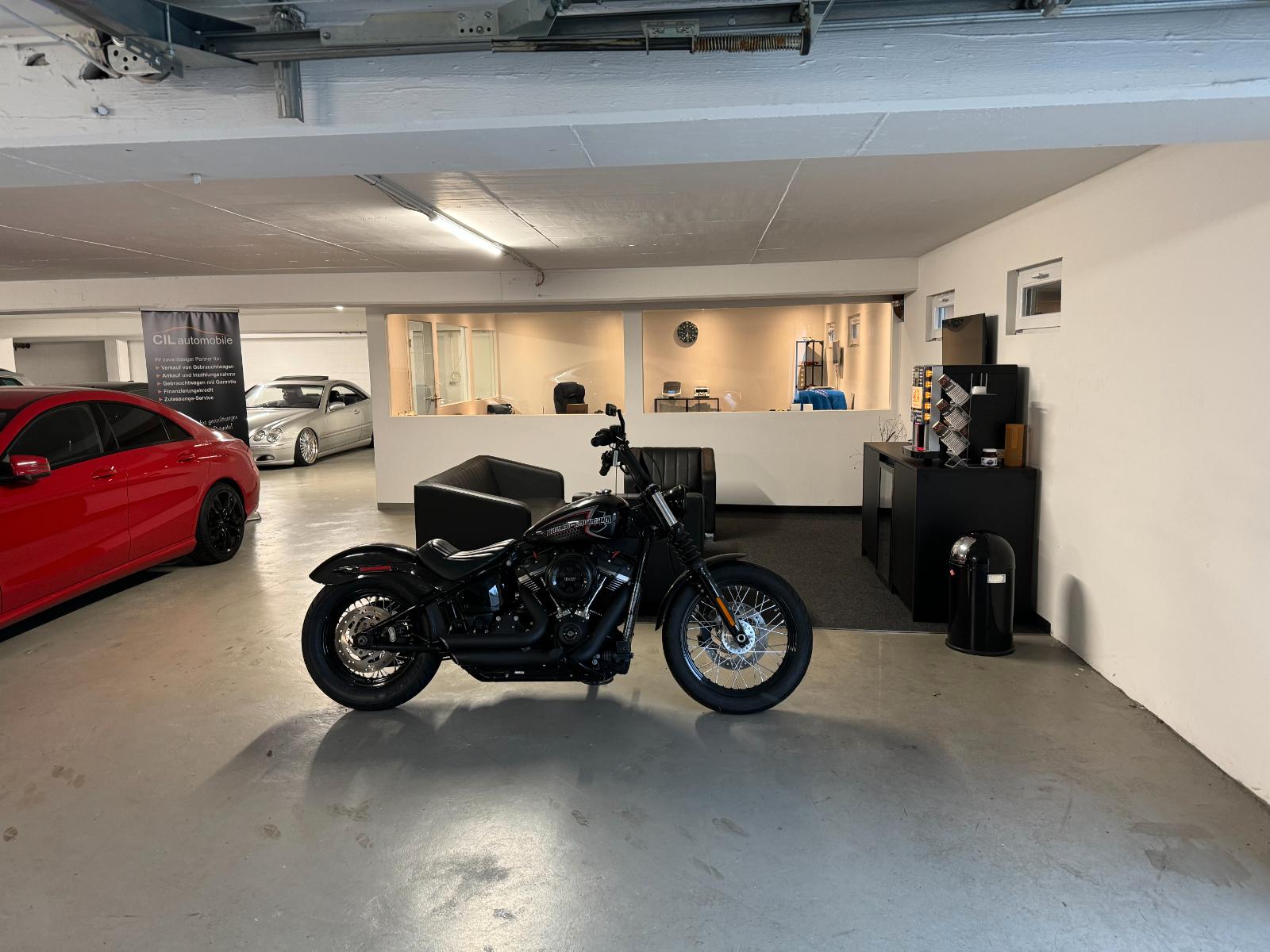 showroom-image-bottom