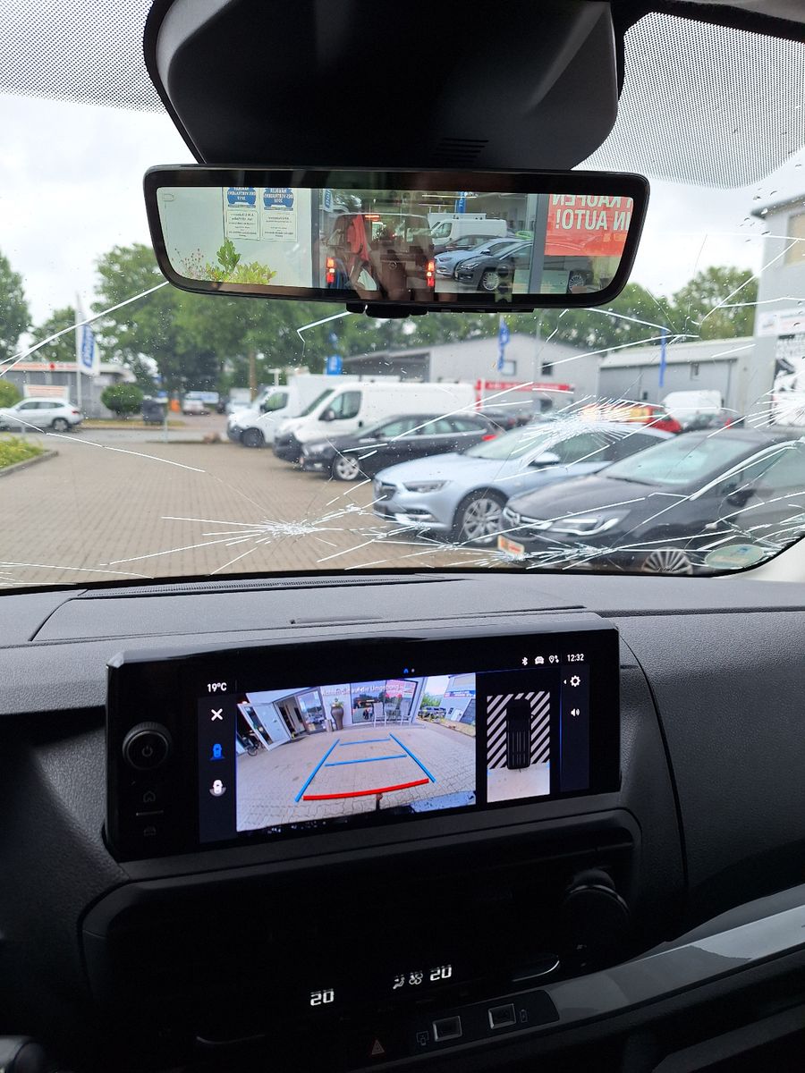 Fahrzeugabbildung Opel Vivaro Doka 5 Sitzer /Aut. Hagelschaden
