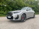 BMW iX1 xDrive30, Pano, Leder, Headup, Navi uvm. - silberne BMW iX1