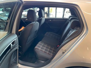 Volkswagen Golf VII Lim. GTI BMT *1.HAND*NAVI*TEMP*PDC*