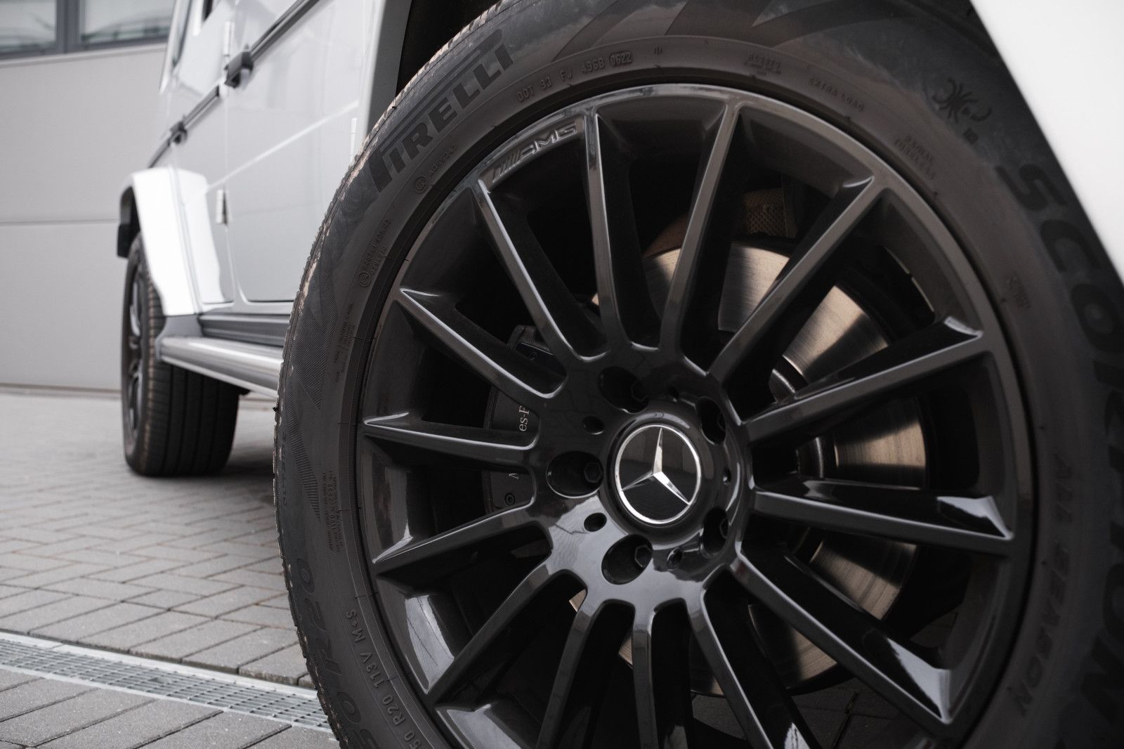 Fahrzeugabbildung Mercedes-Benz G 500-Burmester-Manufaktur-Leder-Night-Paket