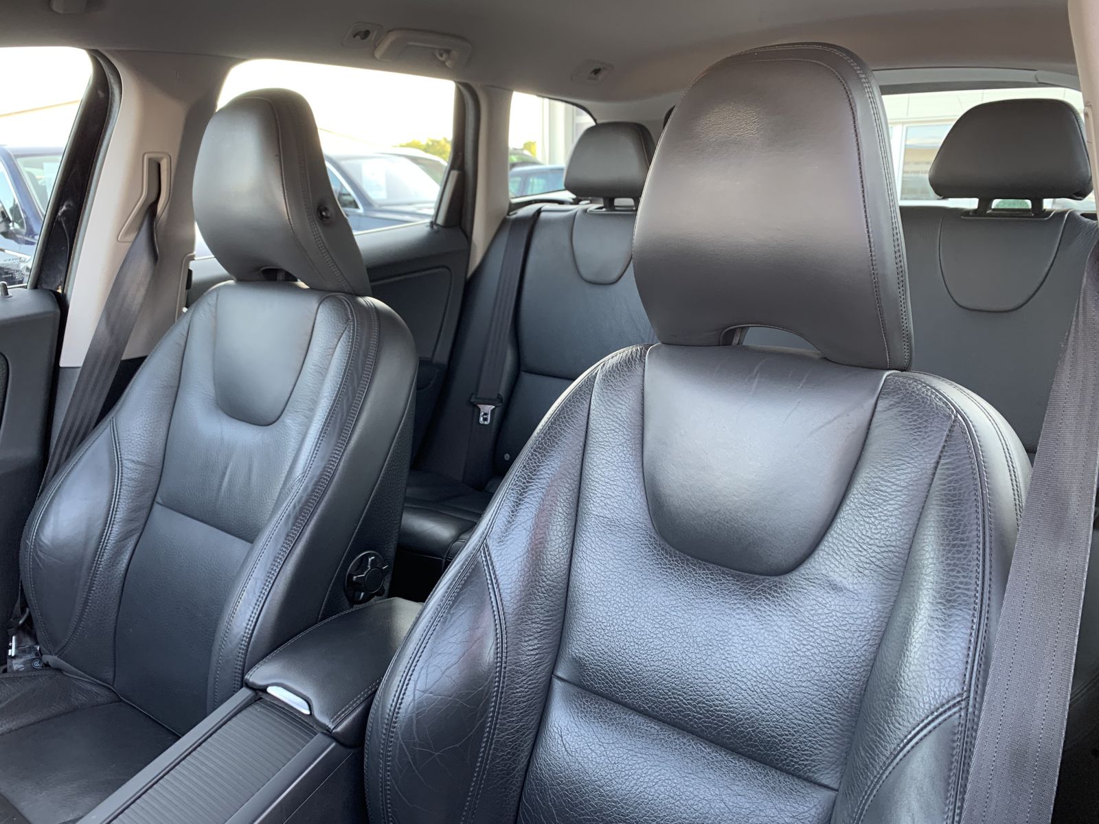 Fahrzeugabbildung Volvo XC60 2.4 D*Summum AWD*Leder*AHK*Temp*Navi*SHZ*