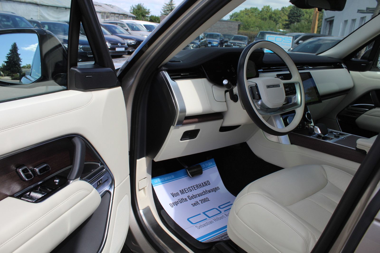 Land Rover Range Rover HSE D 300+Panoramad.+AHK+HUD+22 Zoll foto 8
