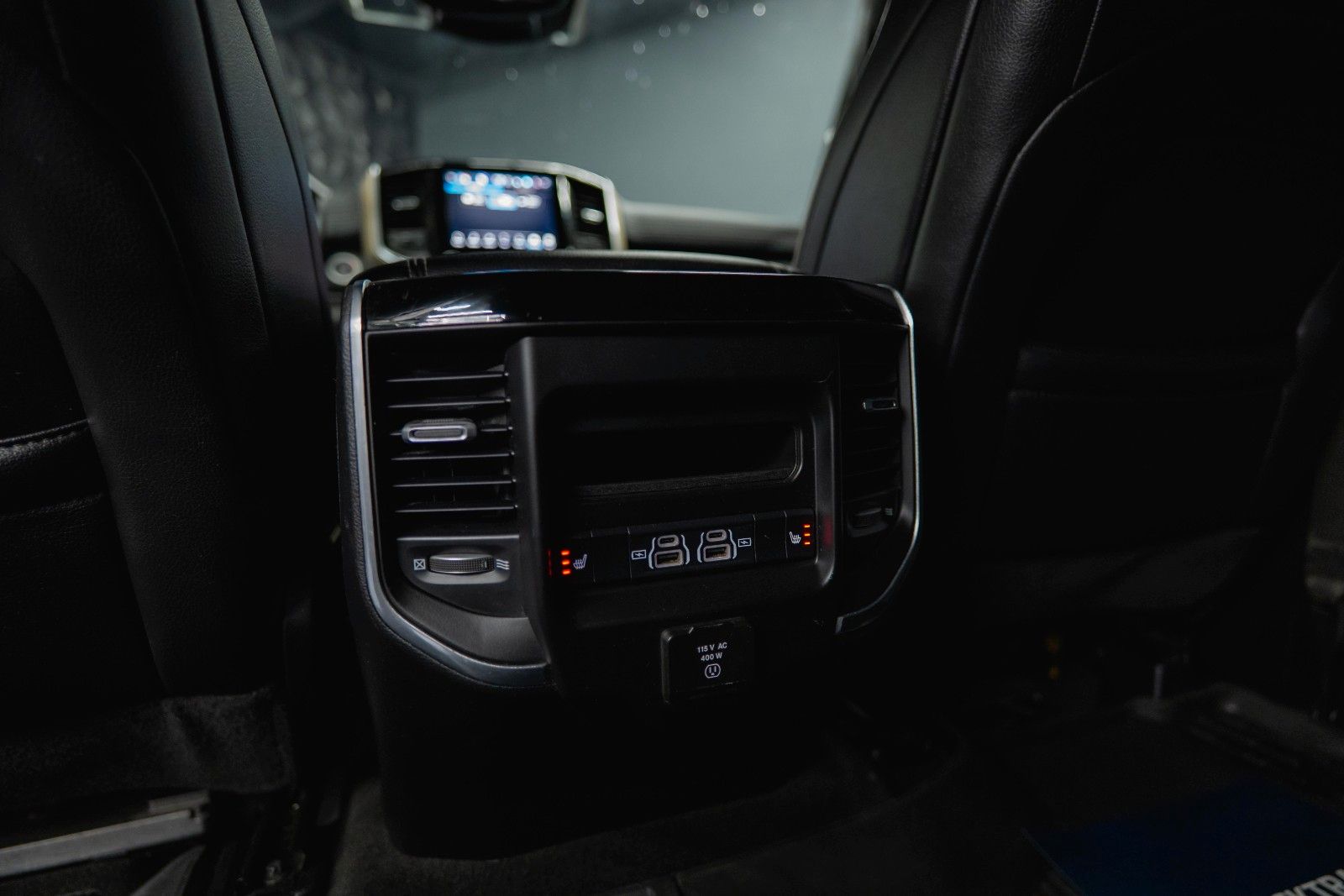 Fahrzeugabbildung Dodge RAM 5.7 V8 HEMI 4x4 LARAMIE RamBox Airmatic 19%
