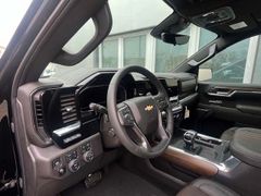 CHEVROLET Silverado 1500 High Country 6.2 Model 2025