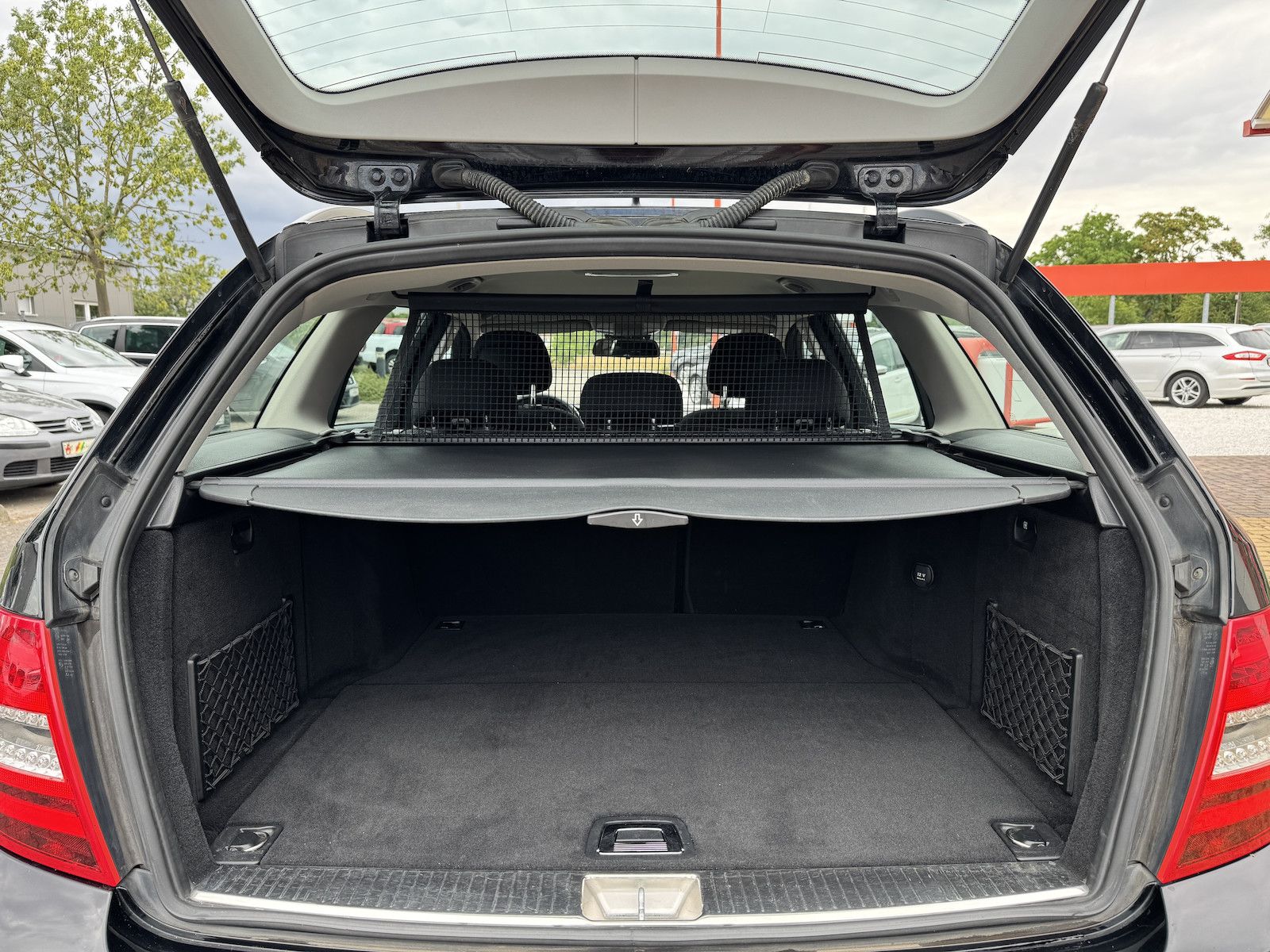 Fahrzeugabbildung Mercedes-Benz C 220 CDI T Autom. /Xenon/Navi/Tempo/AHK/