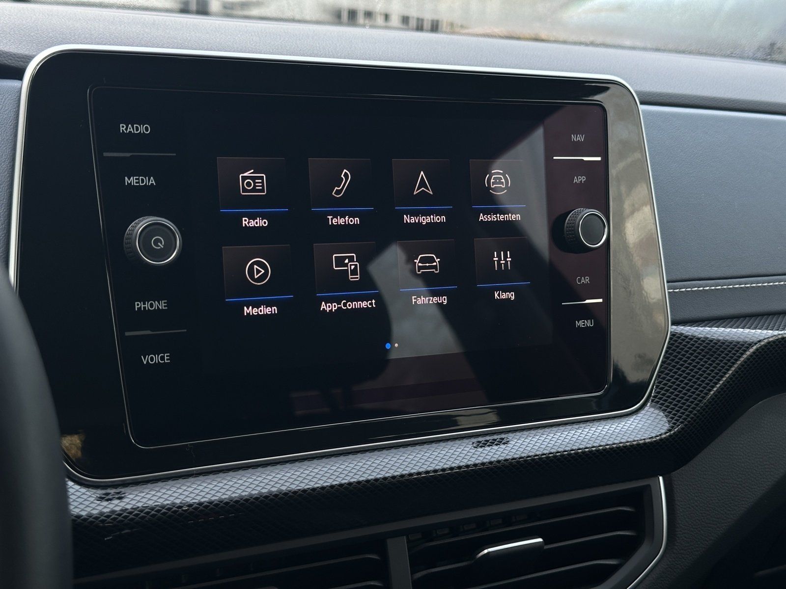 Fahrzeugabbildung Volkswagen T-Cross STYLE 1.0 TSI.AHK.IQ-Light.ACC.Clima.RF-