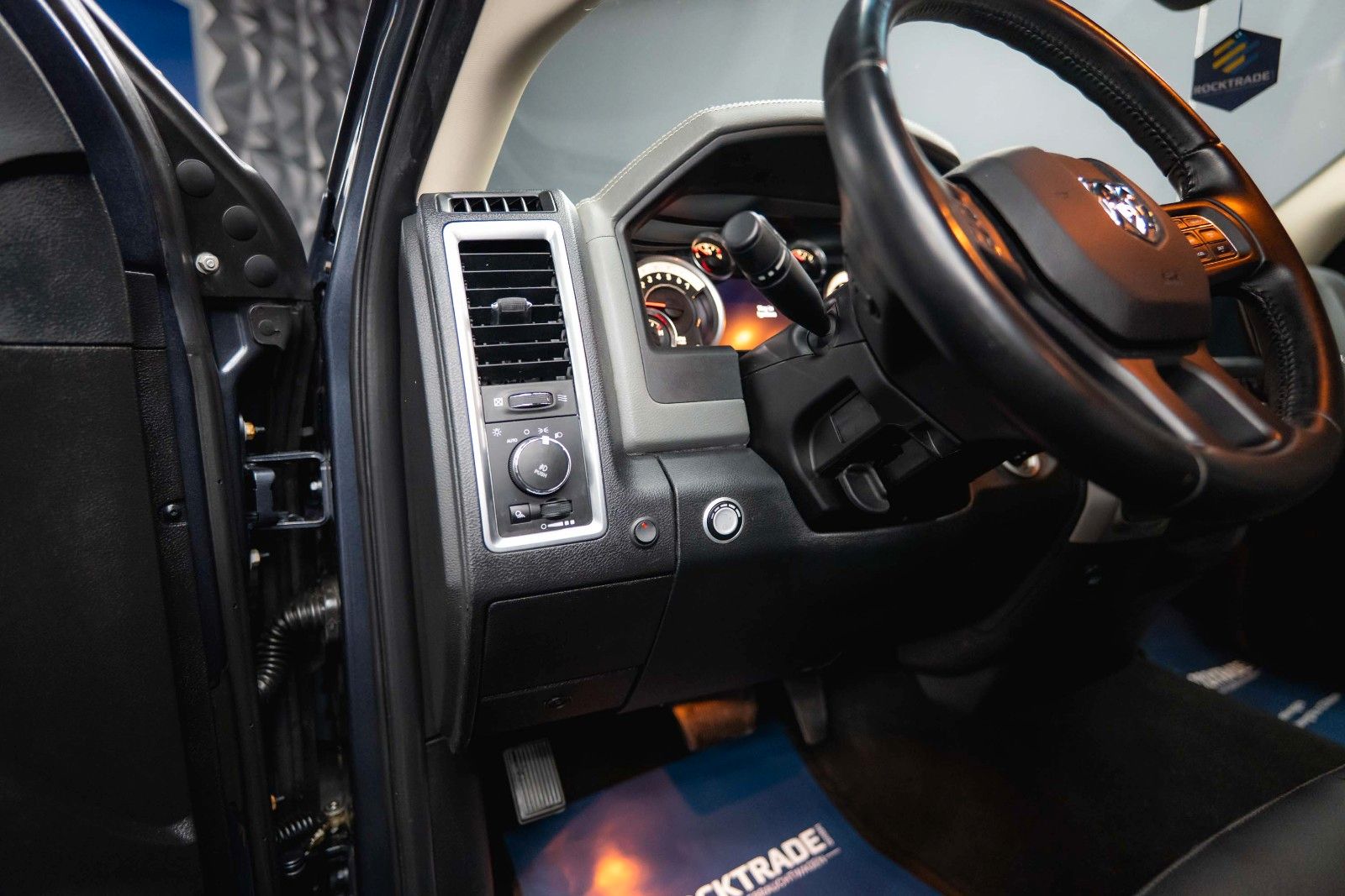 Fahrzeugabbildung Dodge RAM 5.7 V8 HEMI LPG PRINS | LONGBED | 20 Zoll