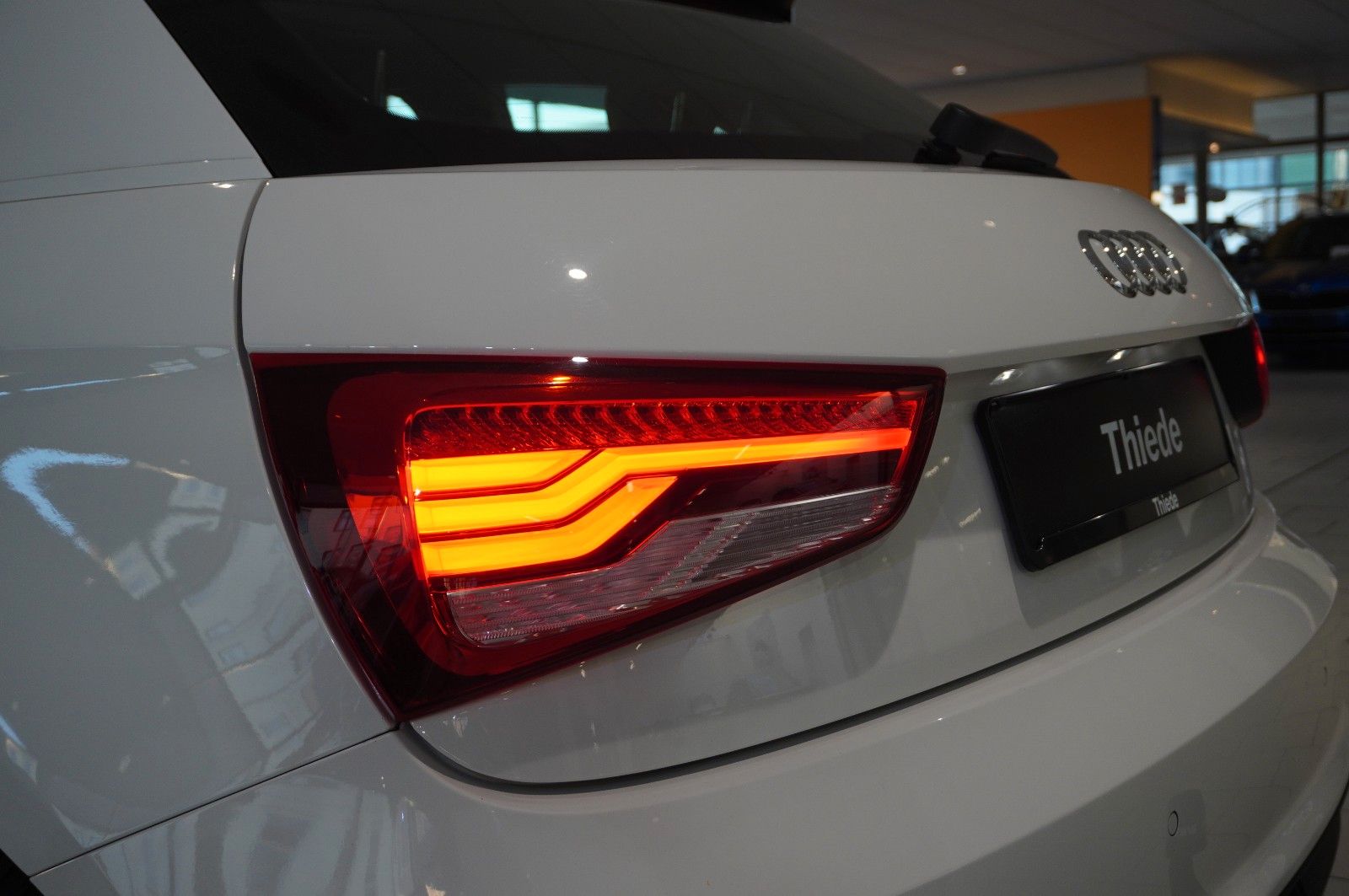 Fahrzeugabbildung Audi A1 1.4 TFSI NAVI/BI-XENON/SHZ/SPORT/PDC/TEMP/AHK