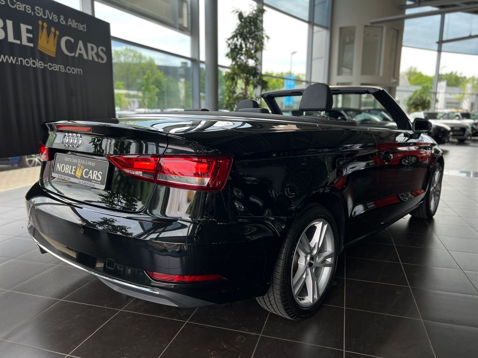 Fahrzeugabbildung Audi A3 Cabriolet  design 35 TFSI S tronic NAVI GRA S