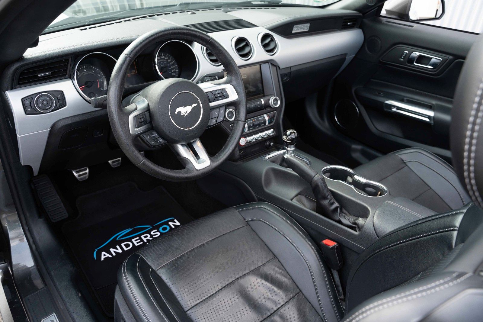 Fahrzeugabbildung Ford MUSTANG GT CONVERTIBLE 5.0 V8 KAM NAV SITZBEL