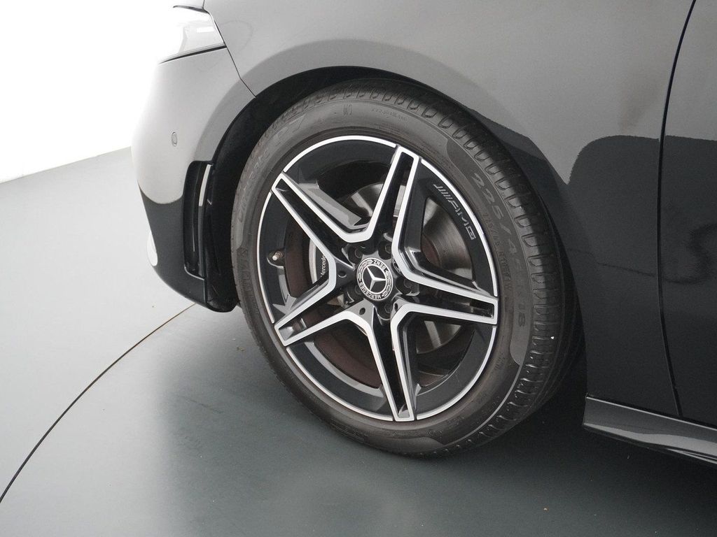 Mercedes-Benz A 200 AMG Business Solution | AHK Wegklapbaar |