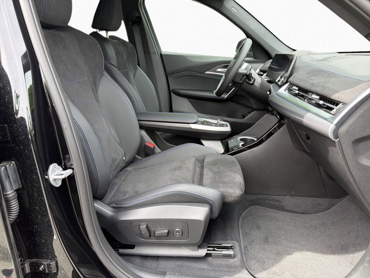 BMW iX1 - Bild 13