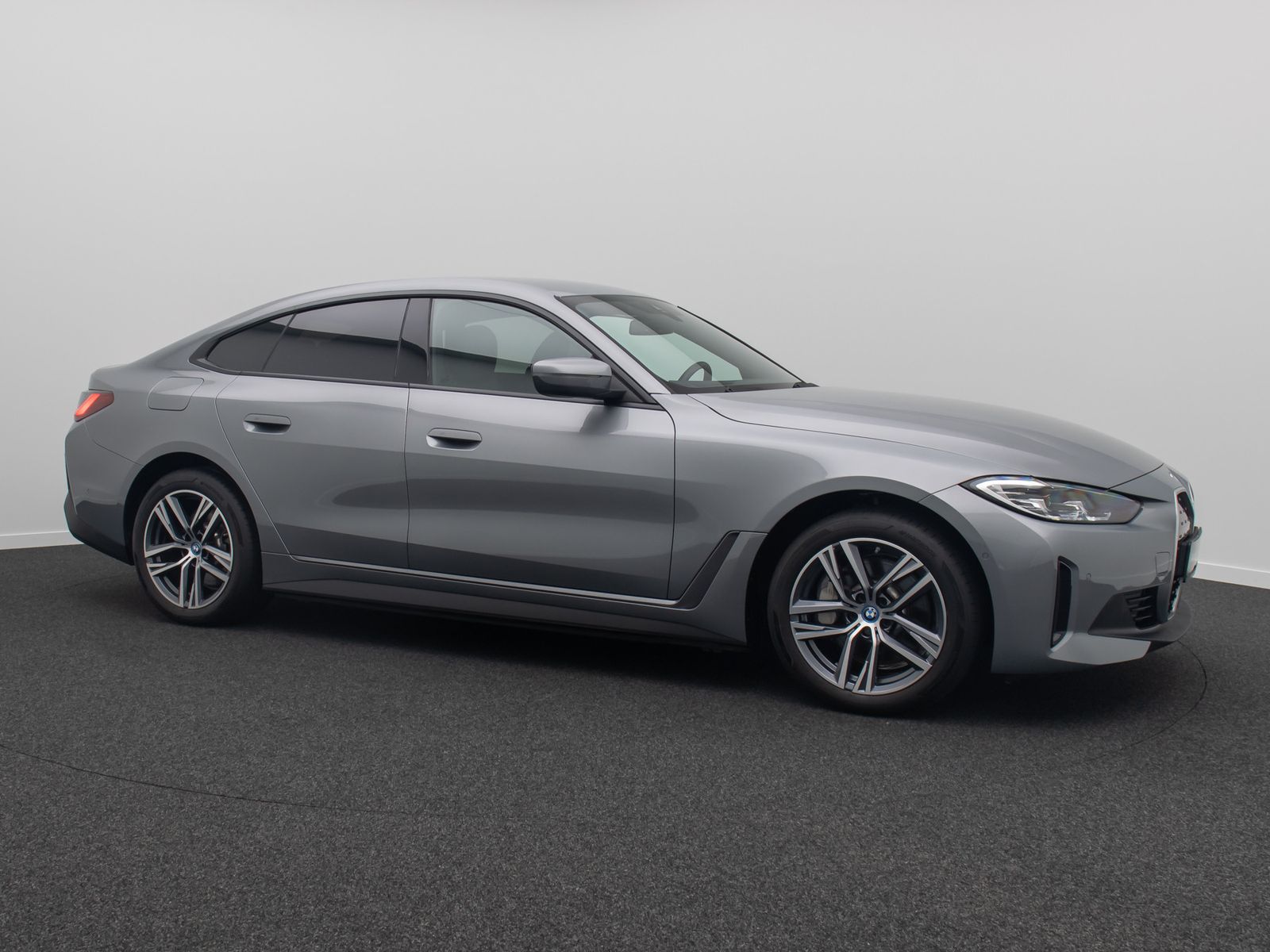 Fahrzeugabbildung BMW i4 eD40 Gran Coupé Kamera HUD DAB H/K Komfort