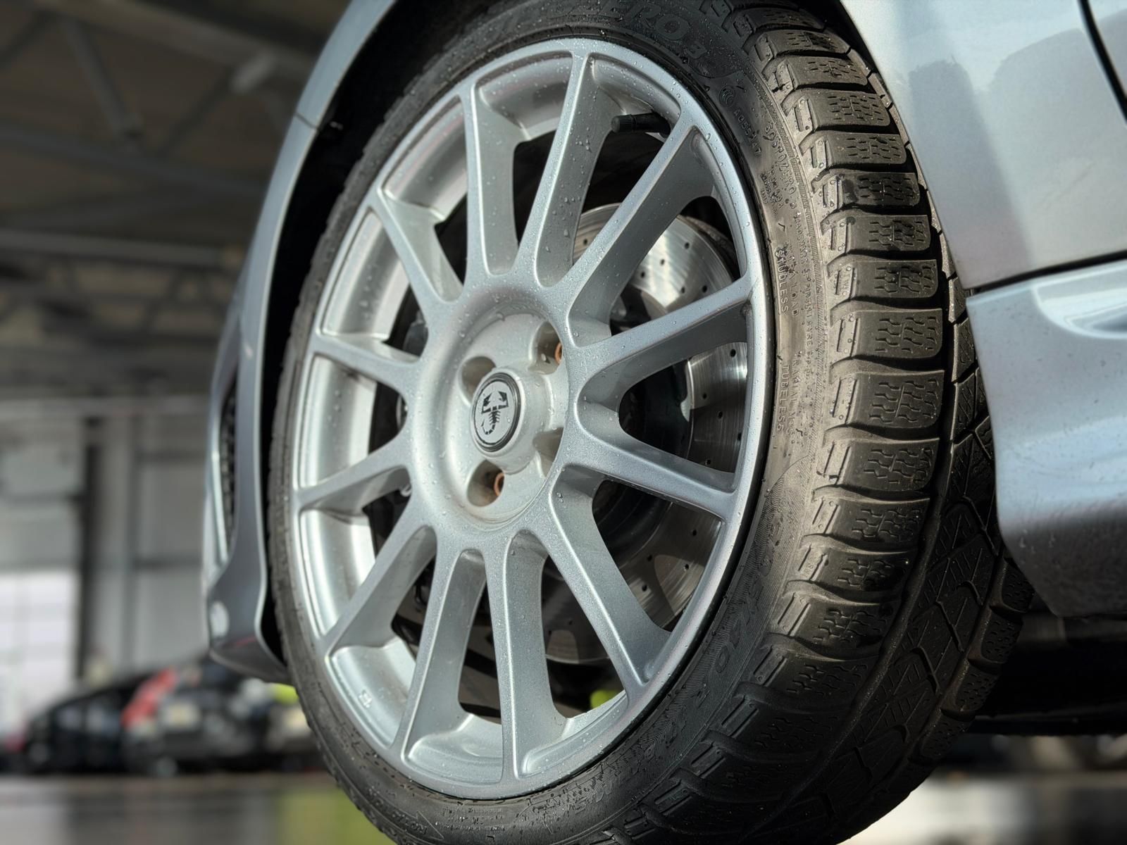 Fahrzeugabbildung Abarth 695C Rivale Navi KLIMA Mahagoni Optik ALU