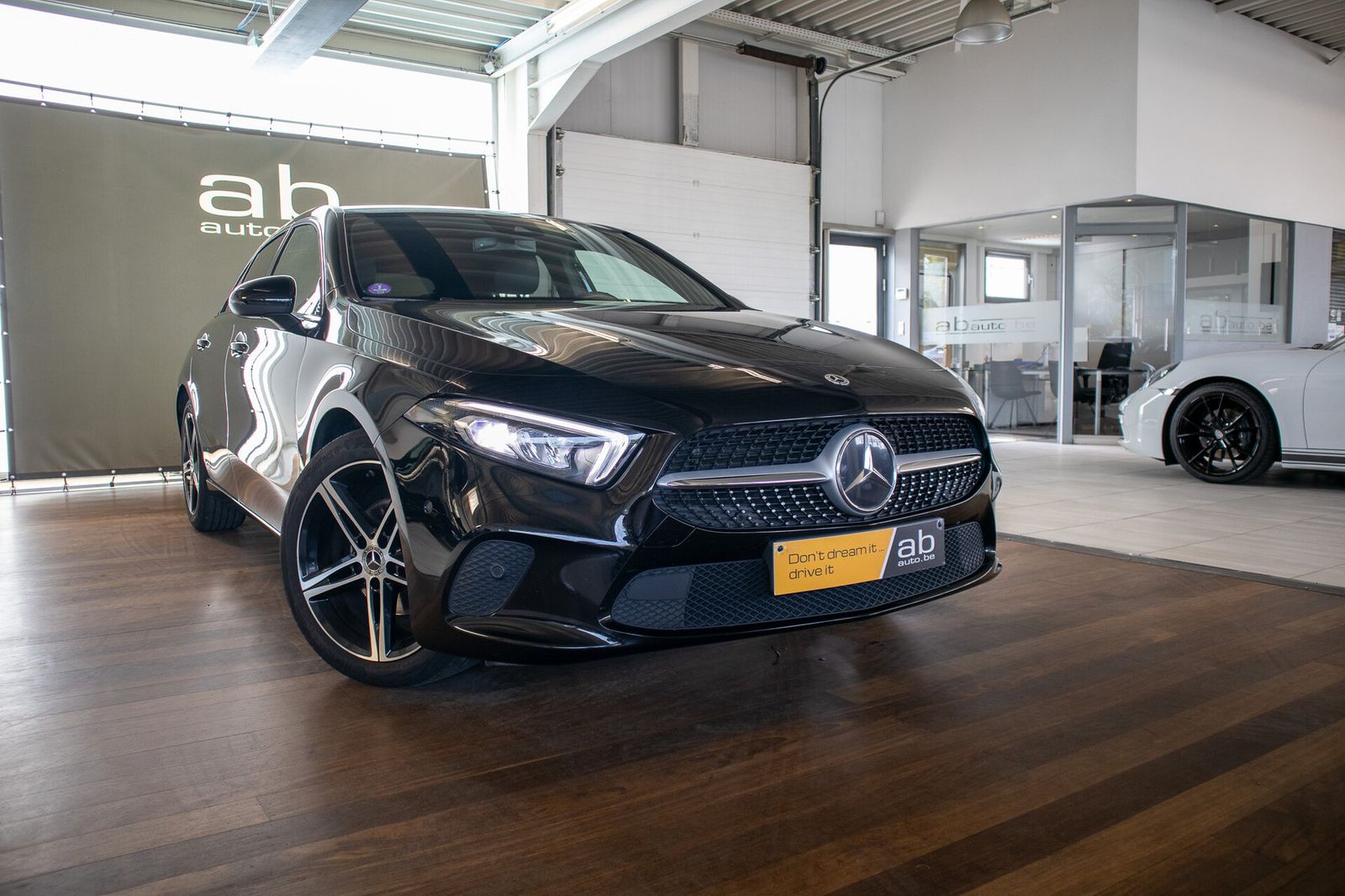 Mercedes-Benz A 180 CAMERA, ANDROID, APPLE, LED, PRIVACY GLASS imagem 3