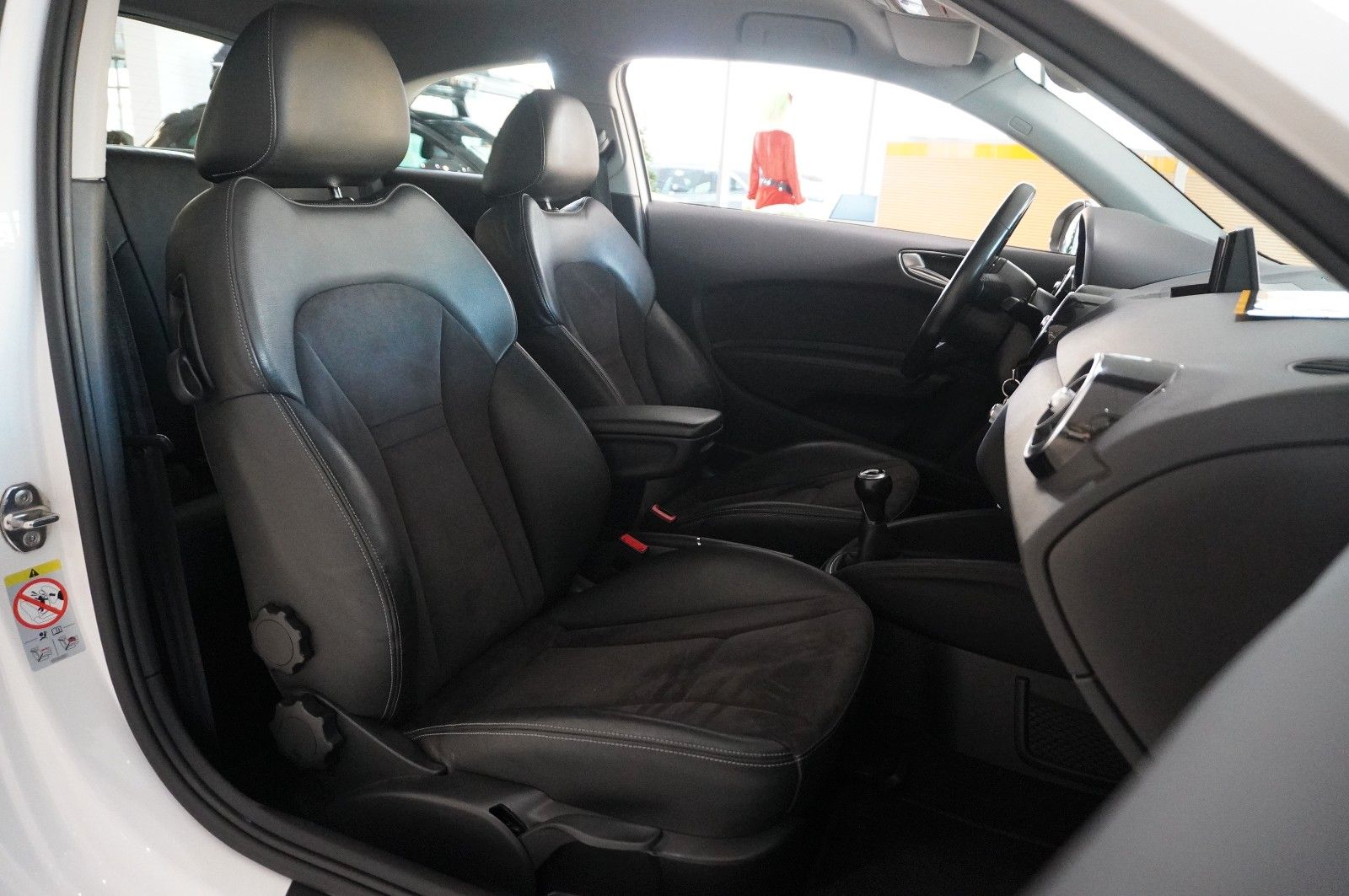 Fahrzeugabbildung Audi A1 1.4 TFSI NAVI/BI-XENON/SHZ/SPORT/PDC/TEMP/AHK