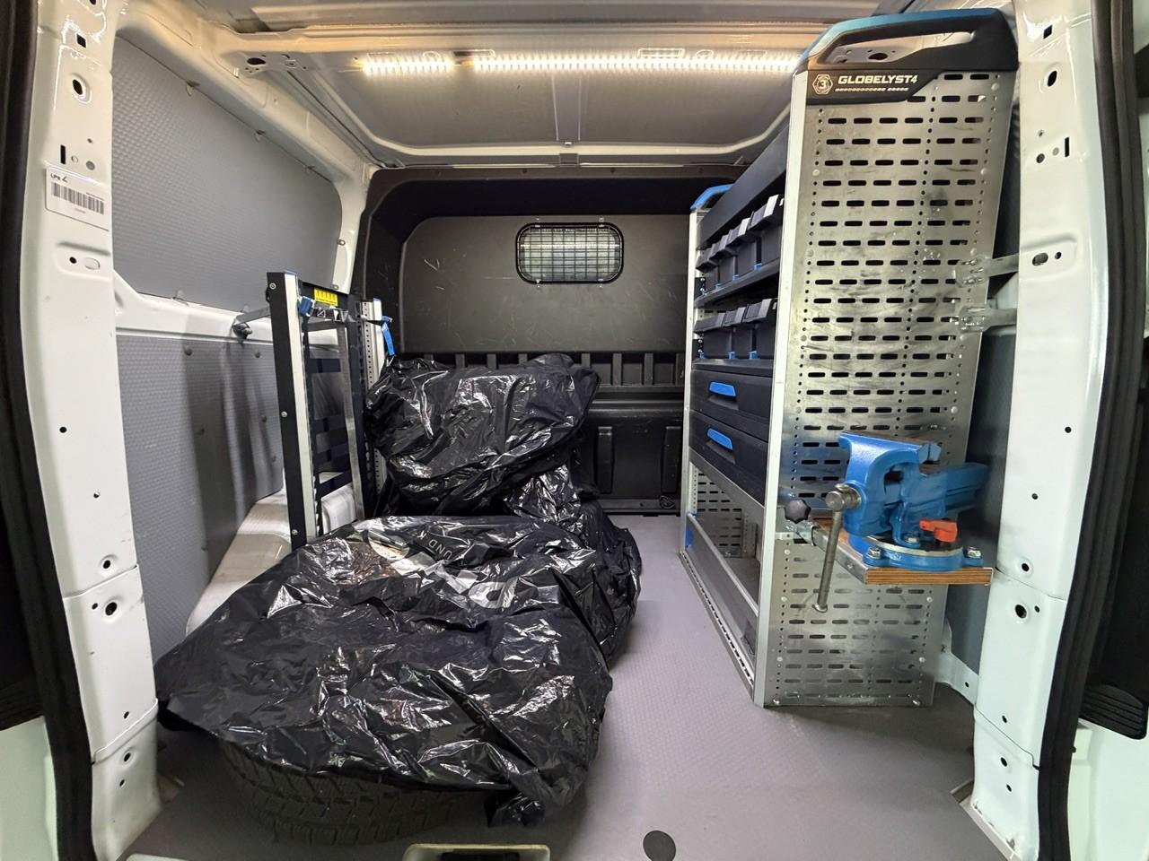 Ford Transit Custom 300 L1H1 DoKa /ACC/RFK/ 6- SITZER