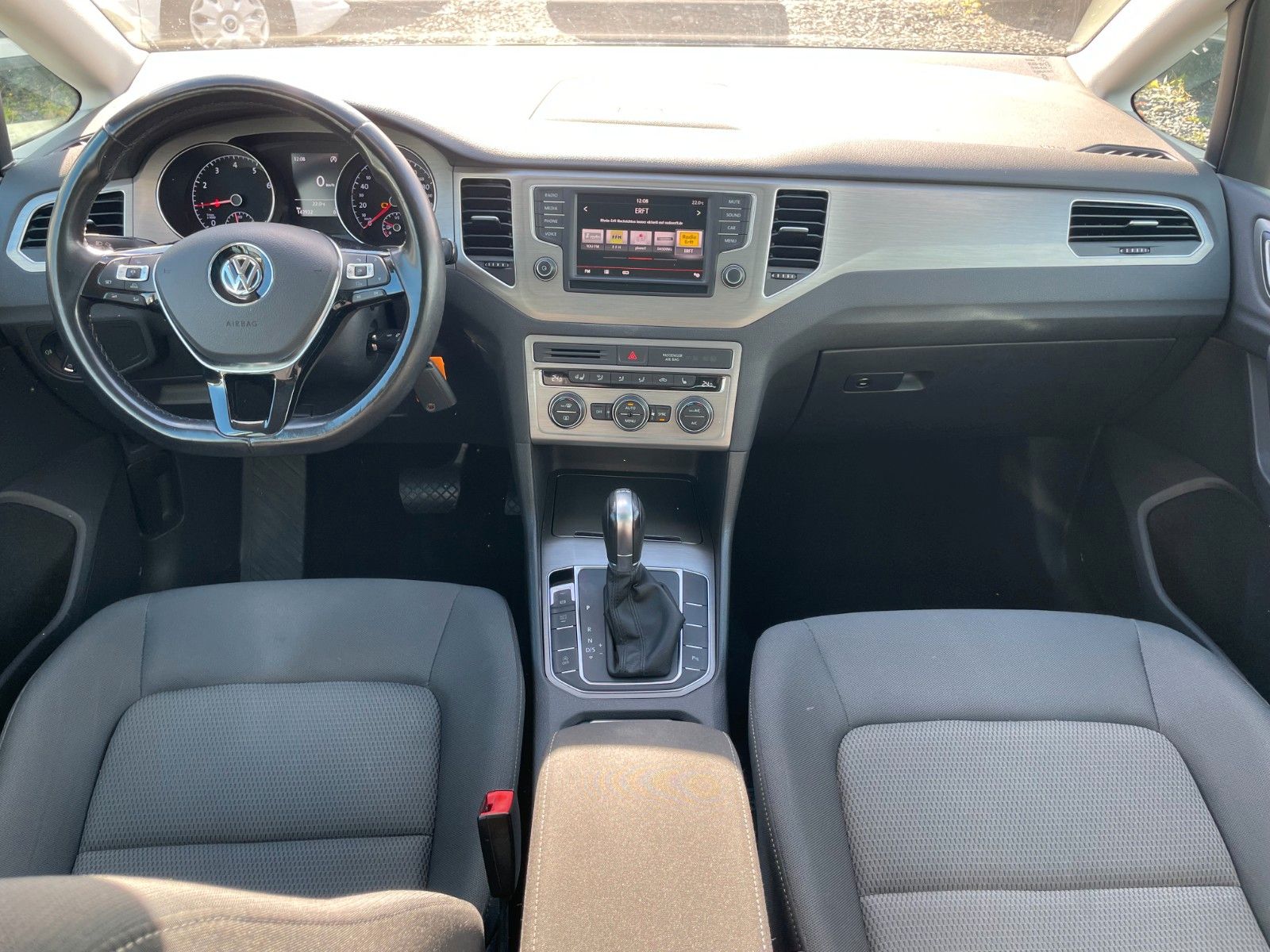 Fahrzeugabbildung Volkswagen Golf Sportsvan VII Comfortline DSG Xenon Pano AC