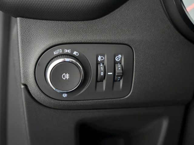 Crossland EDITION AT+LED+AHK+NAVI+RÜCKFAHRKAMERA