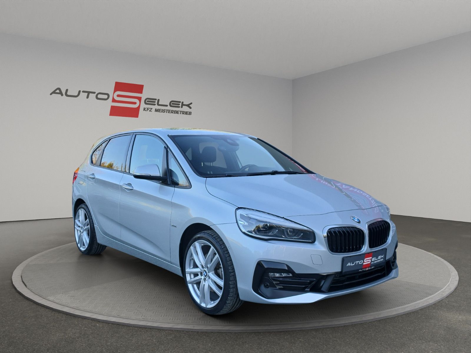 Fahrzeugabbildung BMW 2 Active Tourer 218 d Sport Line Sport-Automatik