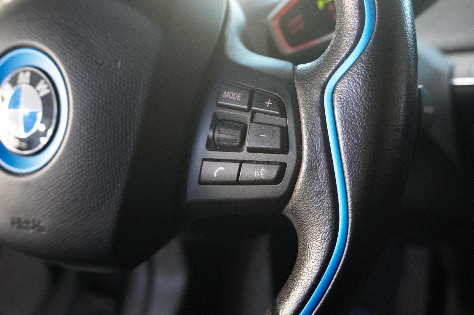 Fahrzeugabbildung BMW i3 120AH NAIVI/SPORT/WÄRMEP./LED/PDC/VIRT./SHZ