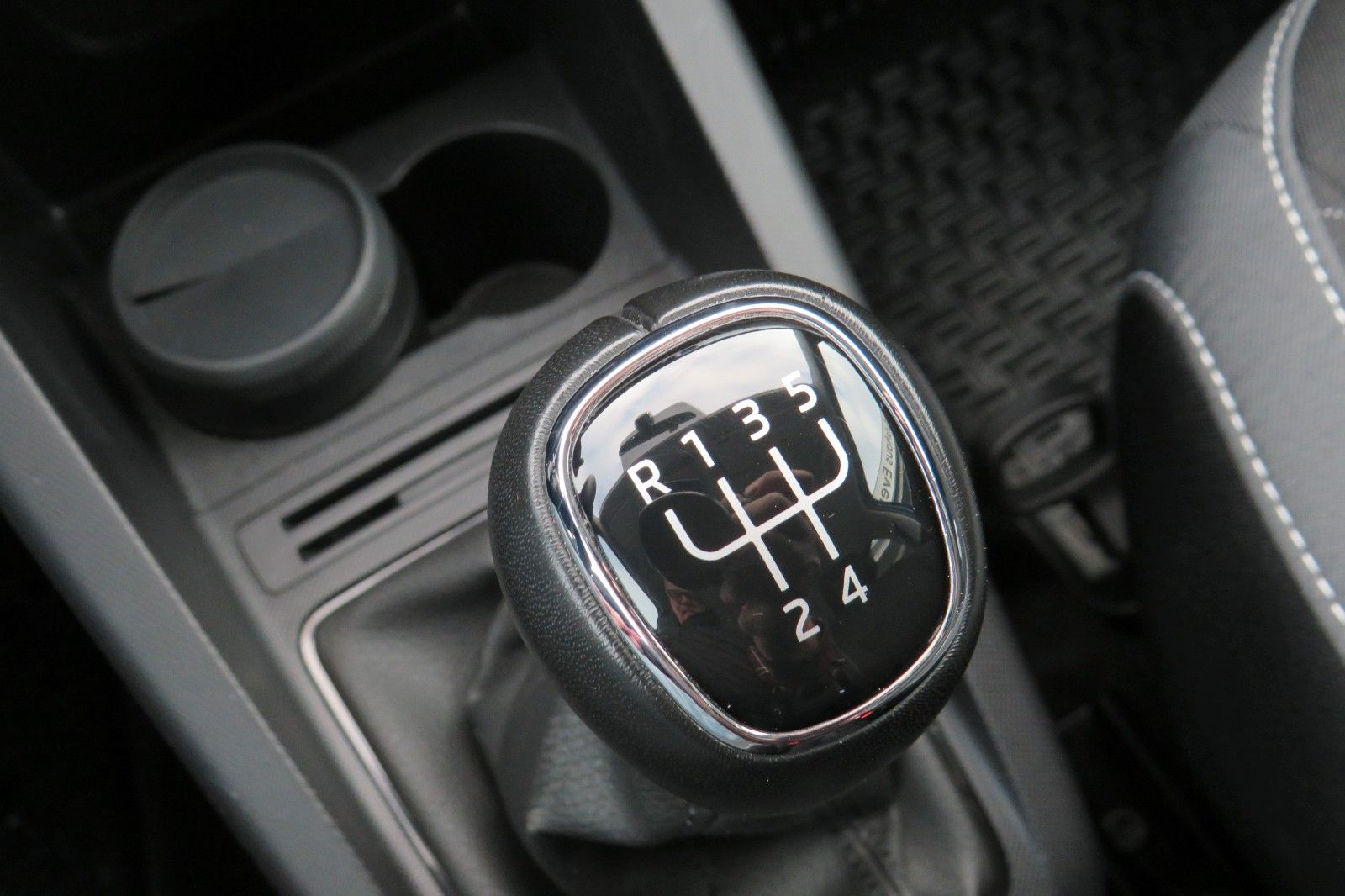 Fahrzeugabbildung SKODA Fabia Combi Ambition SITZH. KLIMA GRA GJ APP 1.H