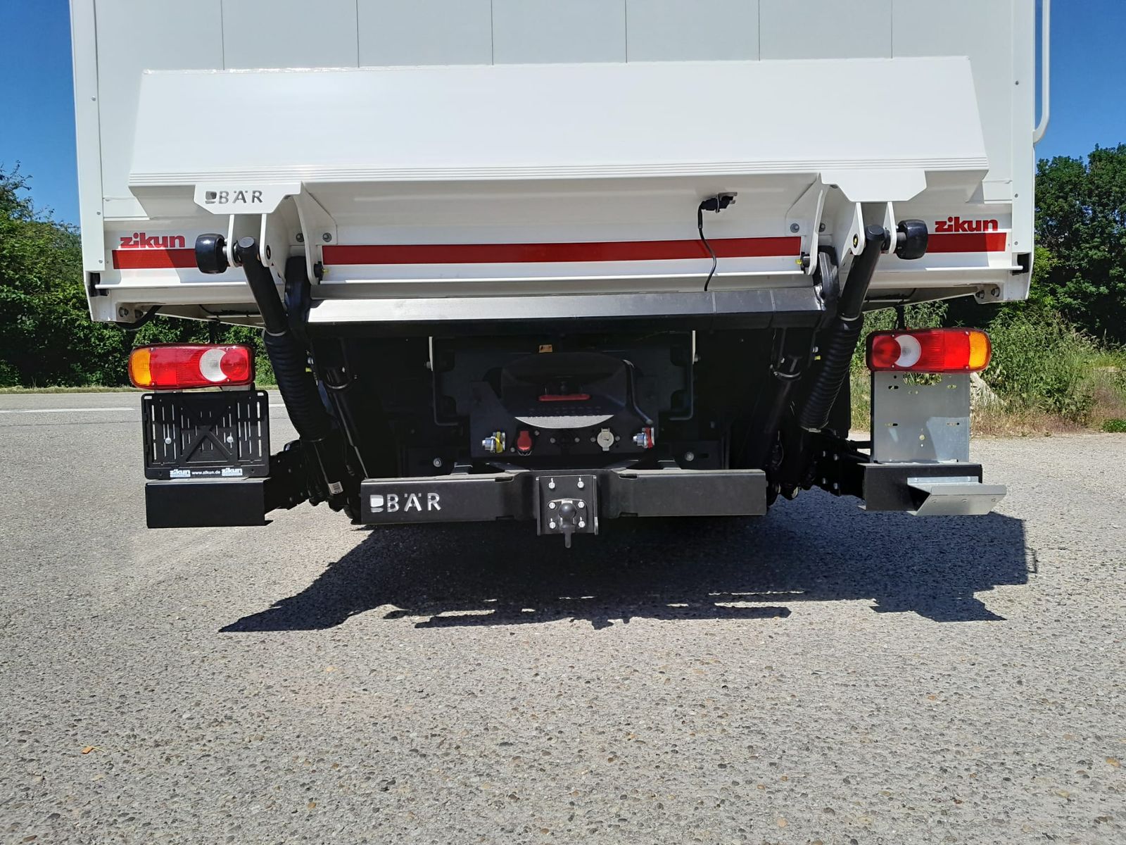 Fahrzeugabbildung DAF FA XB 290 16t Swing-Board-Aufbau