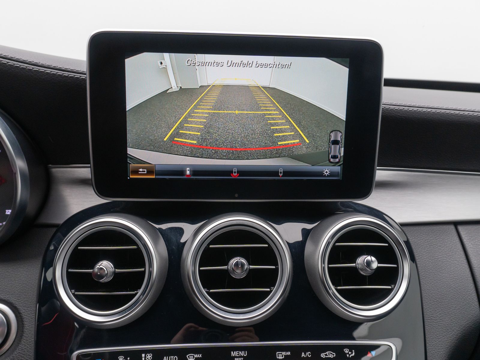 Fahrzeugabbildung Mercedes-Benz C 220 BlueTec/d AMG Line Kamera AHK HUD Sport LM