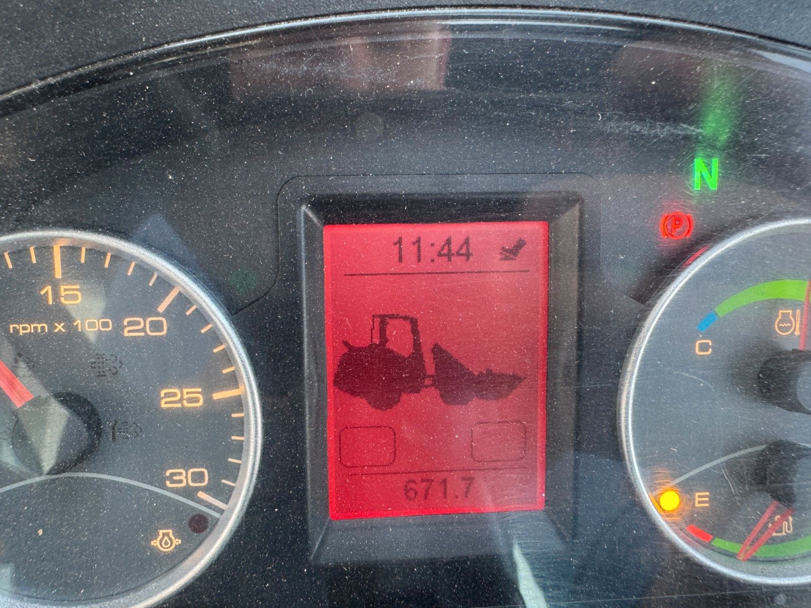 Fahrzeugabbildung MECALAC AX850 / nur 671h / 11.2022 / Gabel / Schaufel