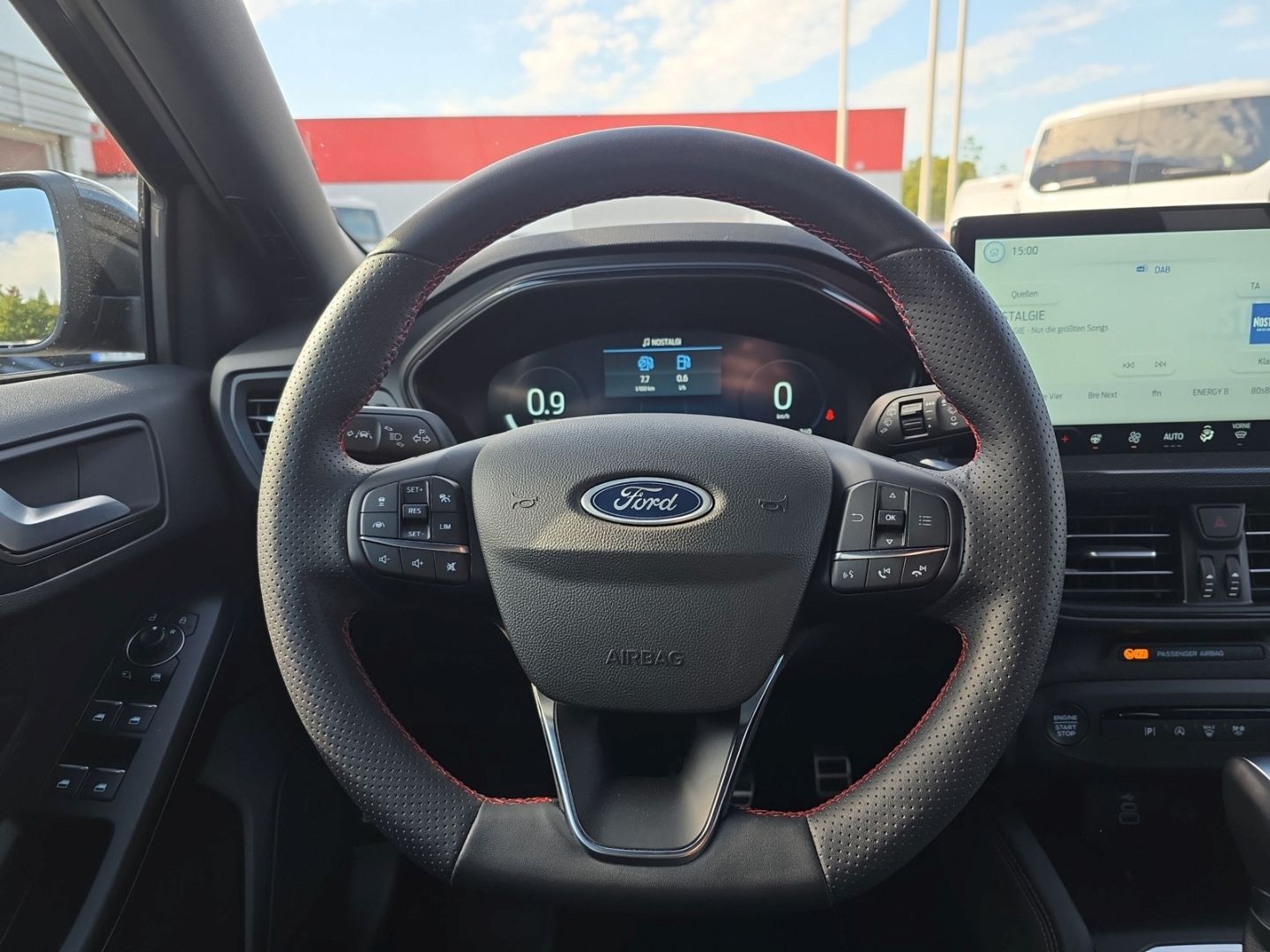 Fahrzeugabbildung Ford Focus Turnier ST-Line X // 8-fach bereift B&O Ad