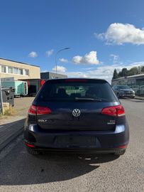 Volkswagen Golf - 6