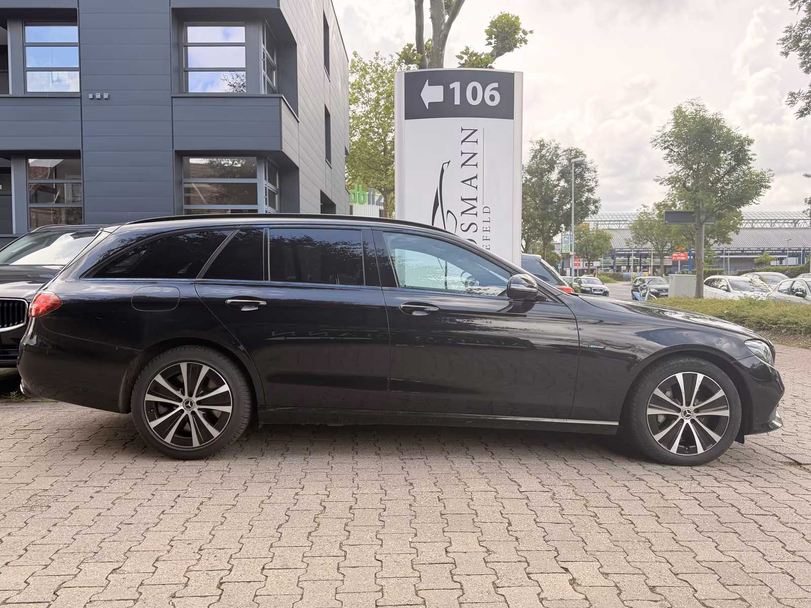Mercedes-Benz E 300 de T 9G-TRONIC Avantgarde / Distronic