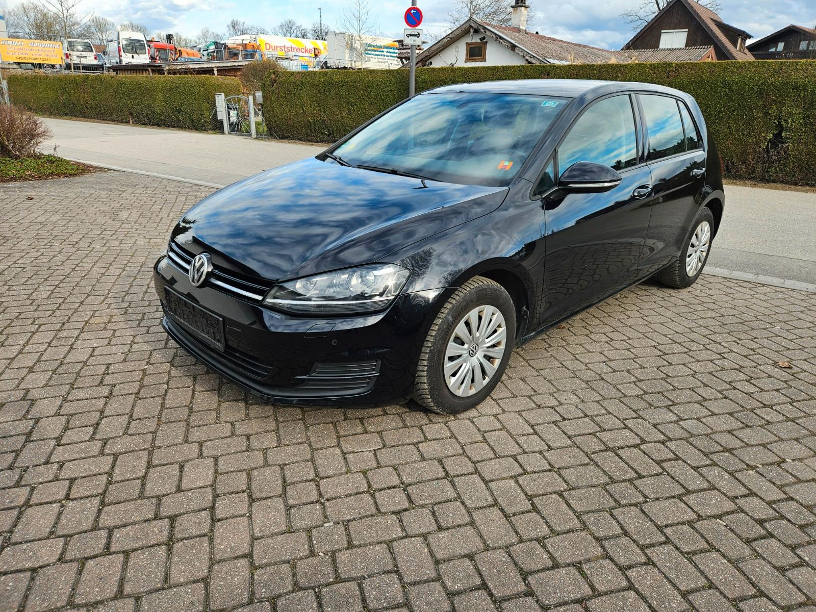 Volkswagen Golf VII Lim. Trendline BMT