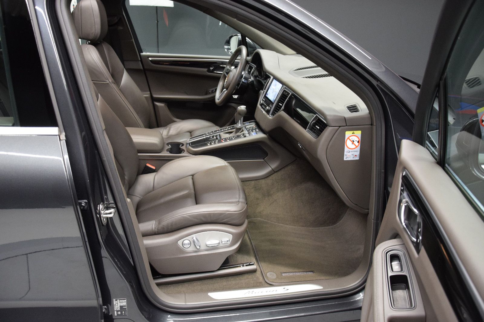 Fahrzeugabbildung Porsche Macan S Diesel 14-Wege Pano Bi-Xenon PASM Leder