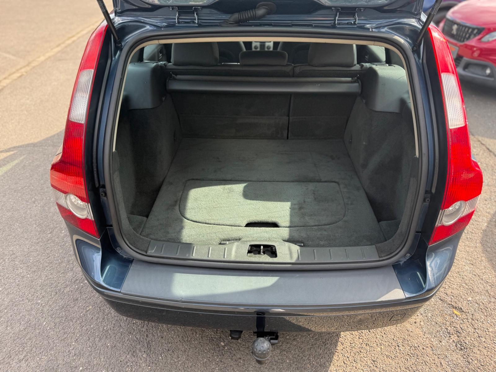 Volvo V50 2005 — photo 18