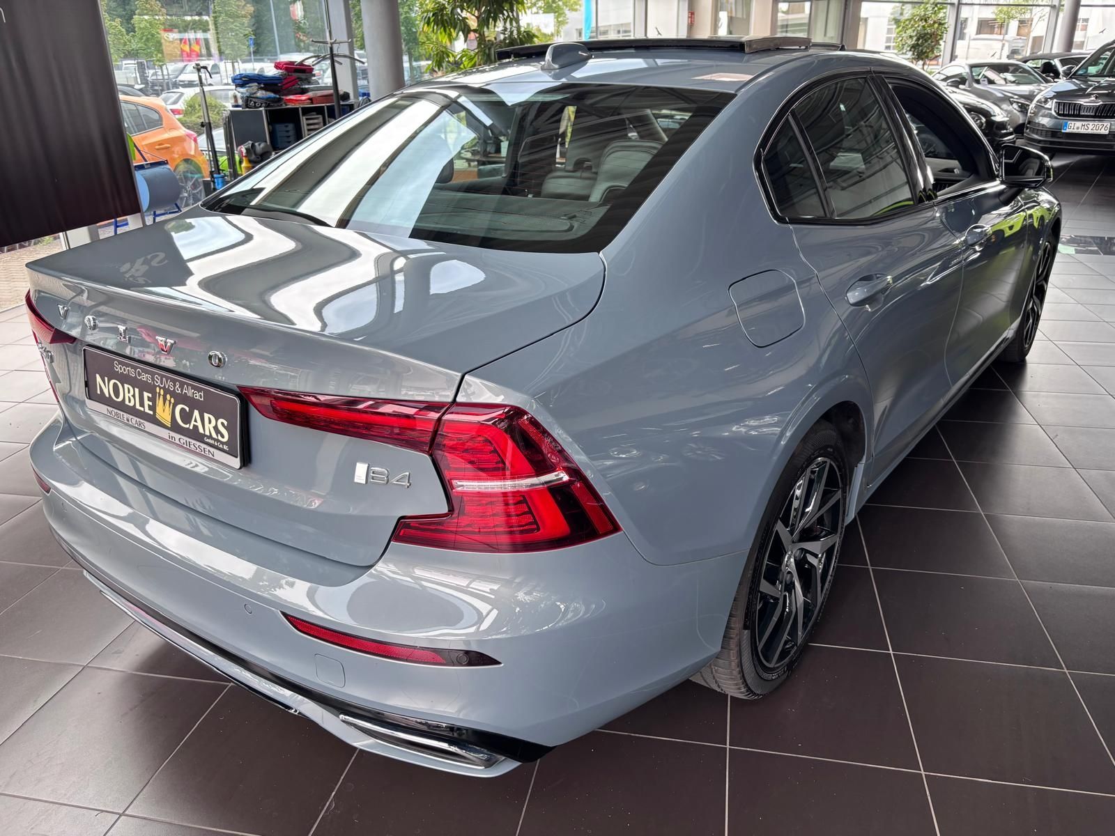 Fahrzeugabbildung Volvo S60 Lim. R Design PANO LED NAVI ALU