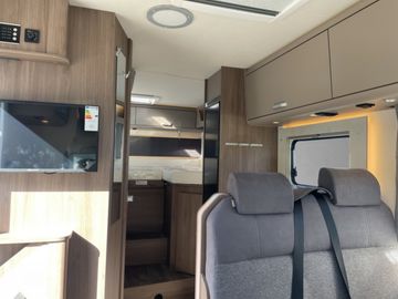 Carado T 328 PRO+ KLIMA NAVI TV