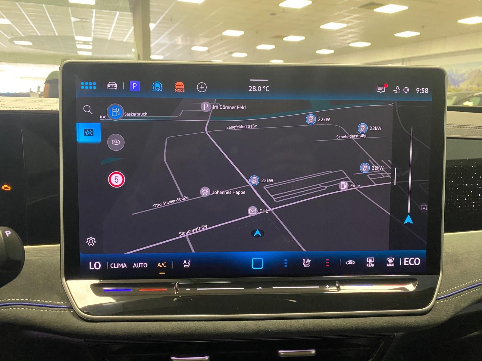 Fahrzeugabbildung Volkswagen Passat Variant 1.5 TSI eHybrid DCC R-Line