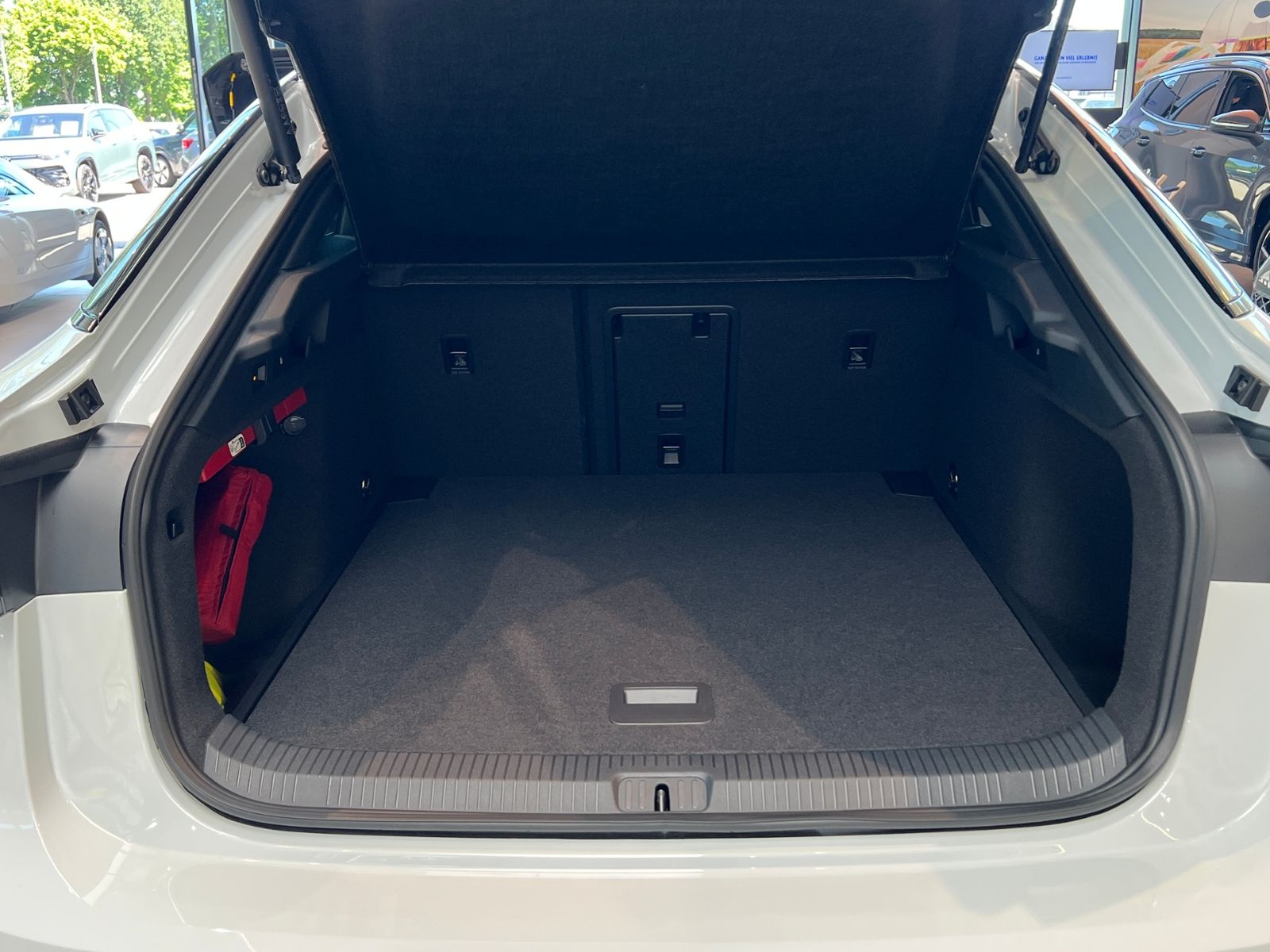 Fahrzeugabbildung Volkswagen ID.7 GTX 4MOTION 86 kWh *AHK,Navi,IQ.Drive*