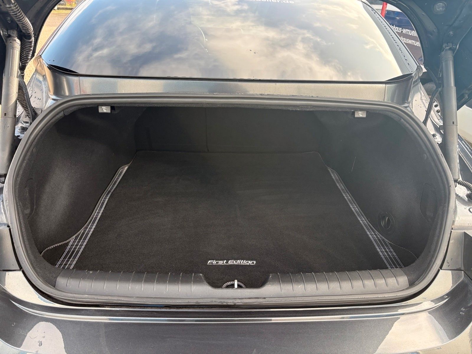 Fahrzeugabbildung Hyundai IONIQ 6 First Edition Elektro