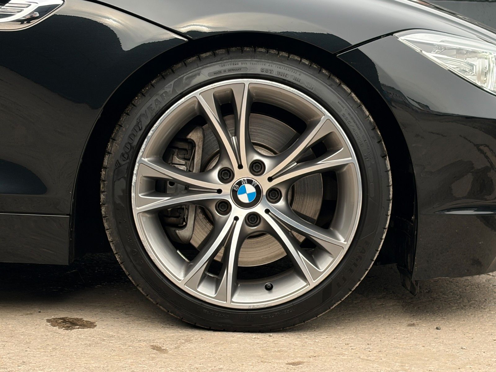 Fahrzeugabbildung BMW Z4 Roadster sDrive 35i SHZ LHZ PDC HiFi Temp.