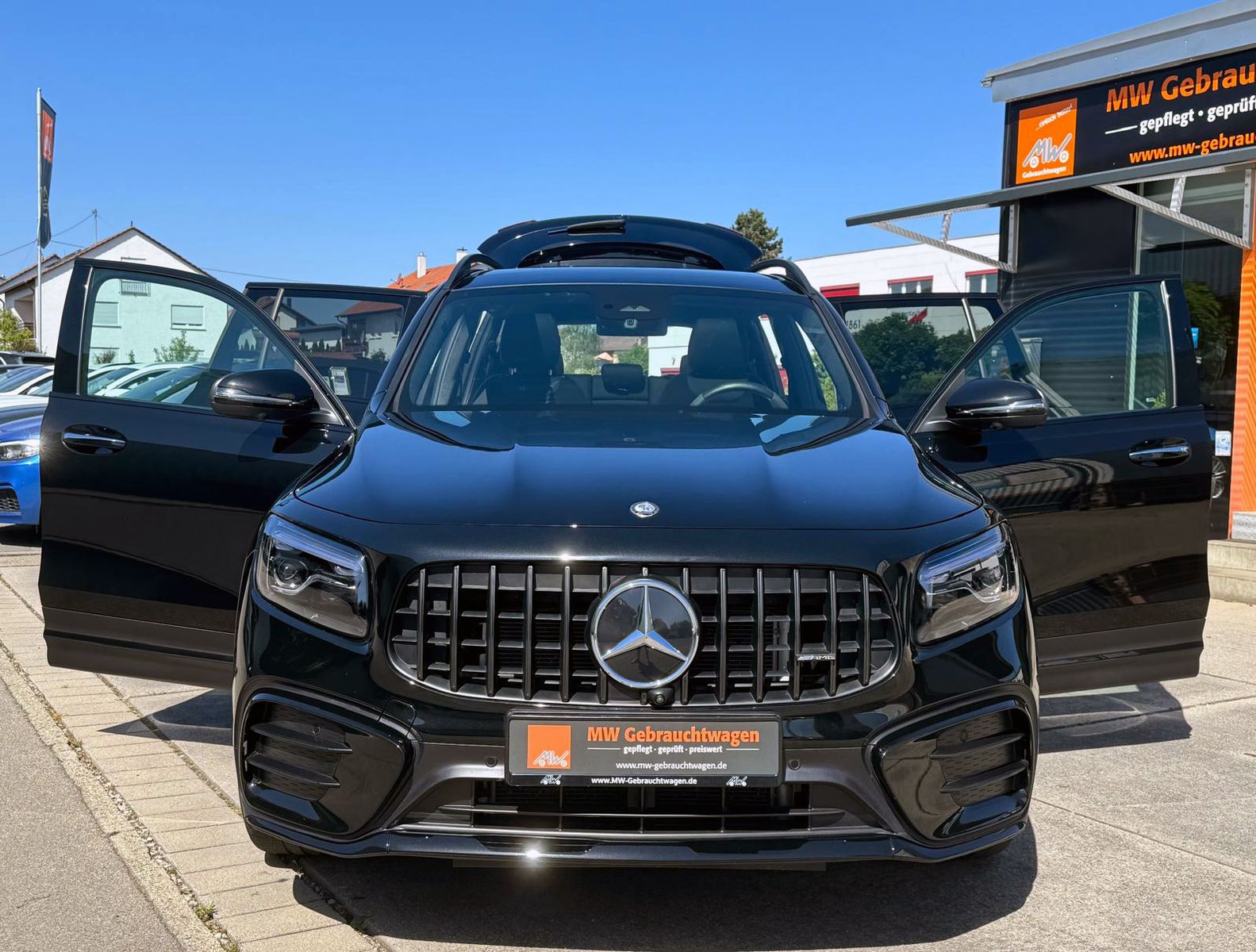 Fahrzeugabbildung Mercedes-Benz GLB35 AMG 4Matic ACC 360° HUD PANO BURMESTER LED