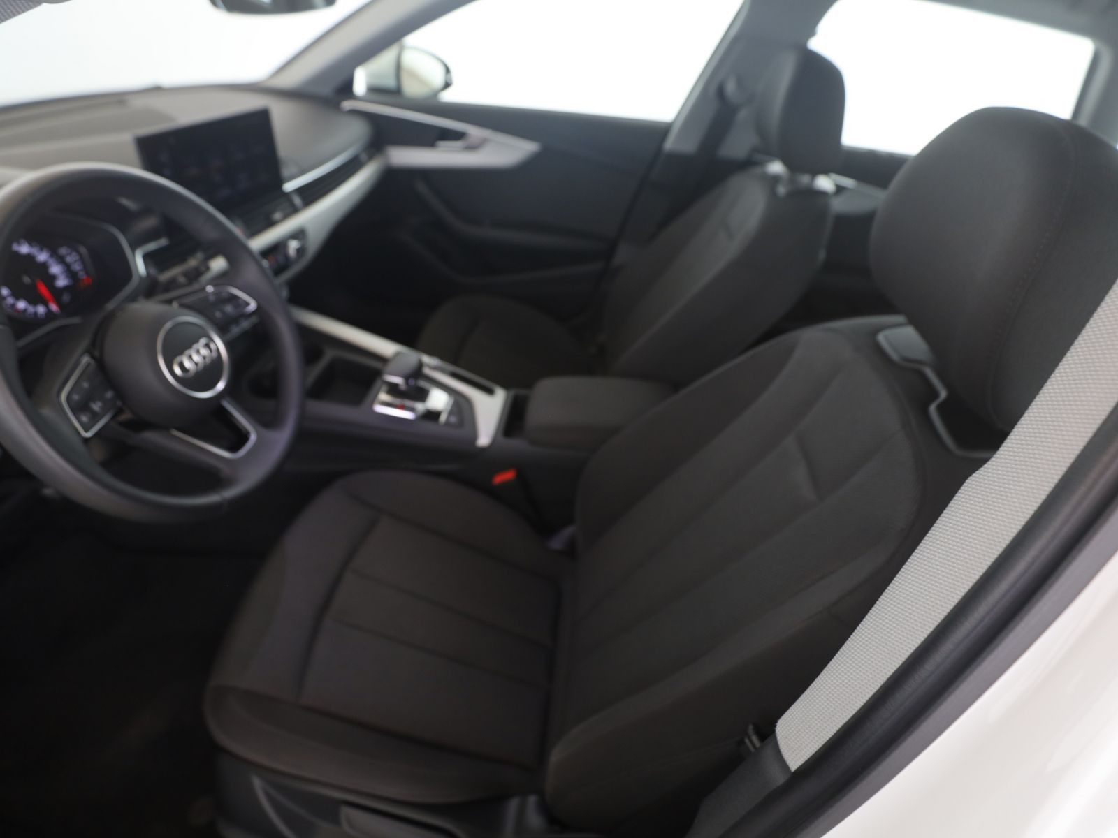Audi A4 Avant 30 TDI S line LED+PDC+SitzH+MMI-Plus foto 17