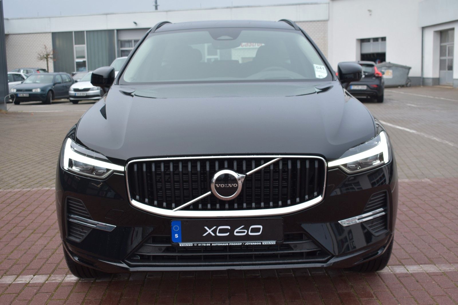 Fahrzeugabbildung Volvo XC60 B4D  Momentum Pro*STDHZG*PANO*ACC*MAPS*AHK