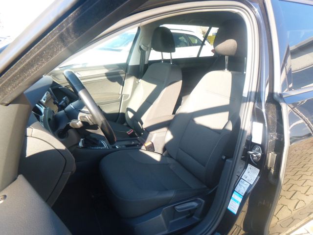 Fahrzeugabbildung Volkswagen Golf VII Variant 1.5 TSI Comfortline>AUT/AHK/NAV