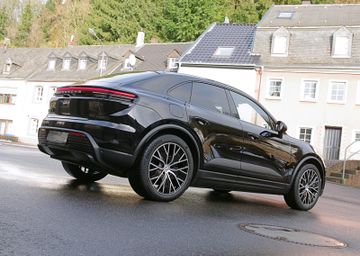 Porsche Macan 4*ACC,AHK,PANO,BOSE,Head-Up,Beifahrerdisp*