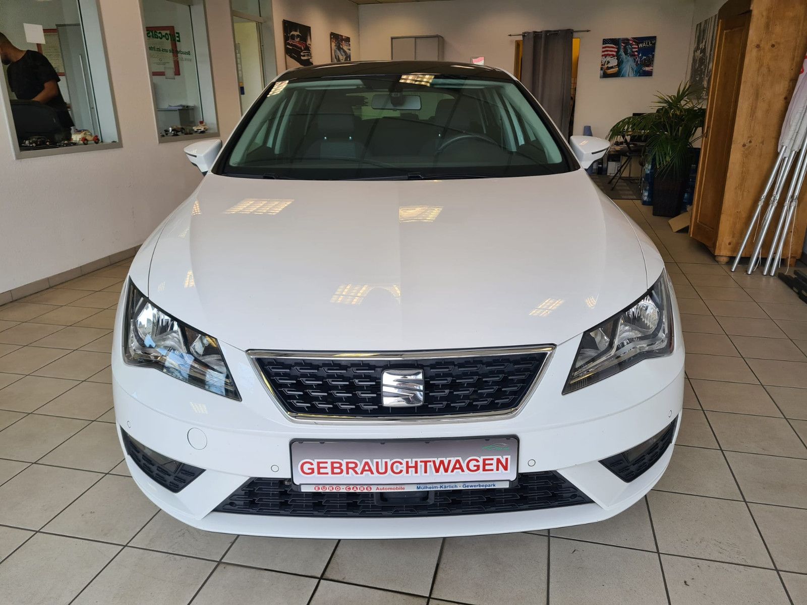 Fahrzeugabbildung SEAT Leon Style / 1. HAND / SCHEKCHEFT / GARANTIE