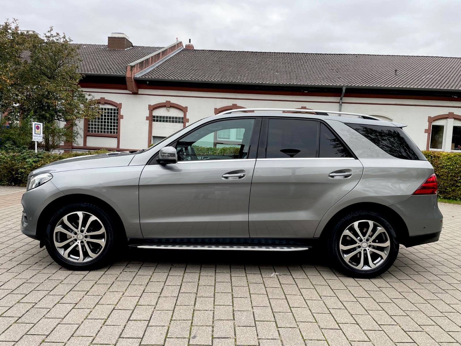 Mercedes-Benz GLE 350 AMG-Line Interieur-4Matic-R.Kamera-Pano