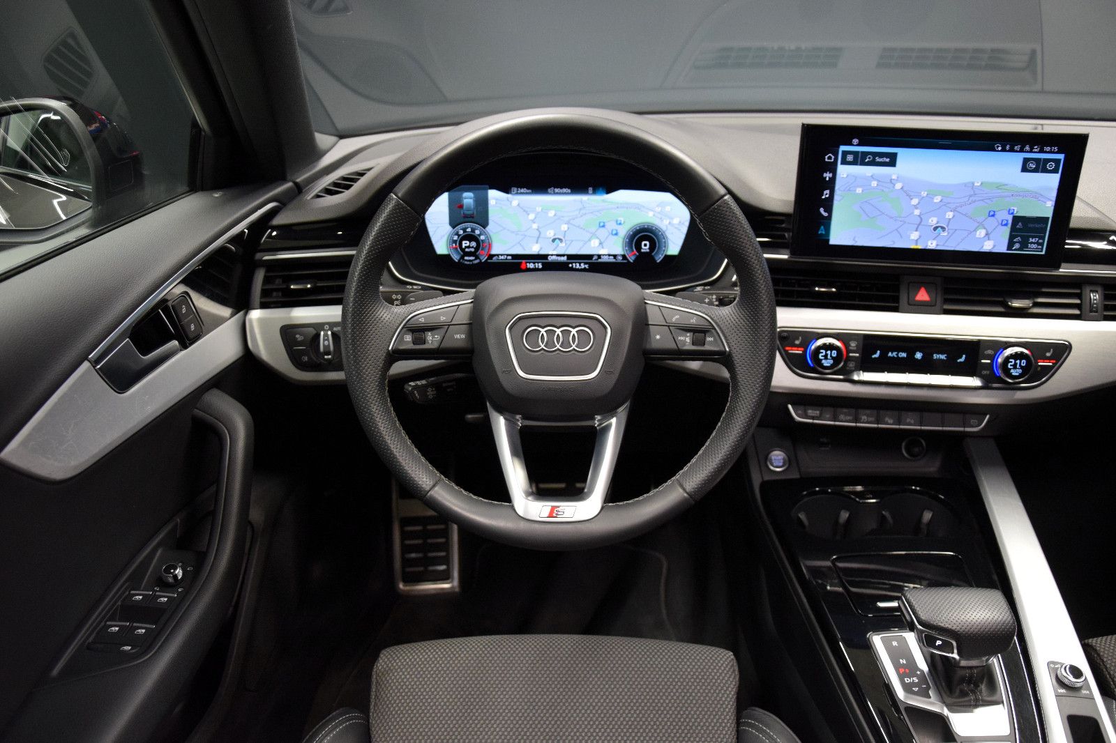 Fahrzeugabbildung Audi A4 Avant 45 TFSI quattro 3x S-line Pano ACC